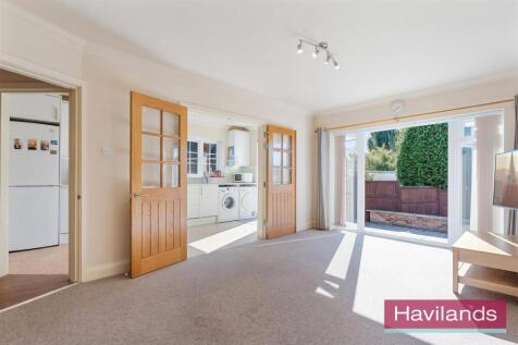 Oakwood Crescent-13.jpg