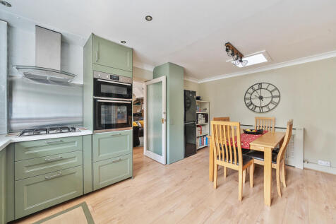 1330670-28-688211...