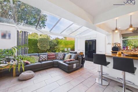 Open Plan Living with bi-fold doors