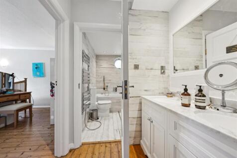 15 - 2025-09-24T110908.384.jpg