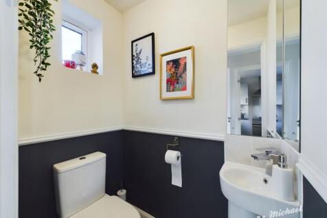 CAM03218G0-PR0448-STILL006