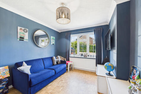 CAM01354G0-PR0558-STILL003