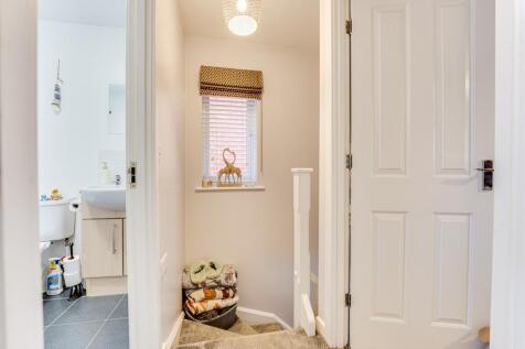 4 Magpie Close, Oakley Vale-10.jpg