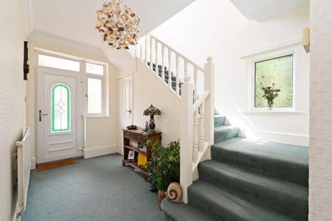 Entrance Hallway & Stairs