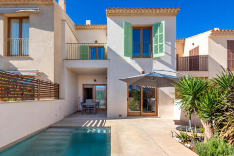 Modern townhouse in Binali with pool