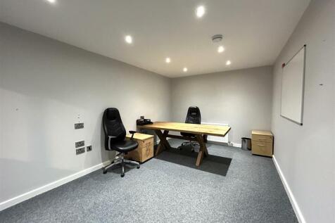 Office to rent in skelmanthorpe