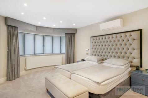 6 bed, 4 bath Detached in edinburgh - Photo 4