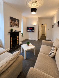 5 Bedroom House in PO4 0HG