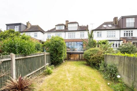 Mapperley Drive, IG8