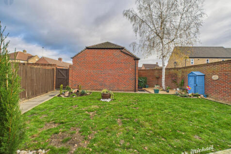 CAM03218G0-PR0834-STILL010