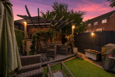 12WheatcroftGardens(Exterior)-.jpg