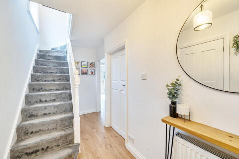 1360517-8-68e9348...