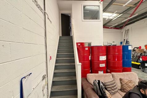 22 Hawthorn Centre 41.jpg