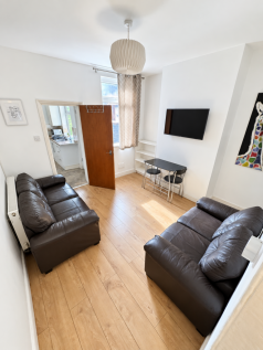 4 Bedroom Terraced in ST1 6PG