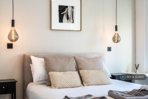 3 Bedroom Terraced in NN5 7AZ
