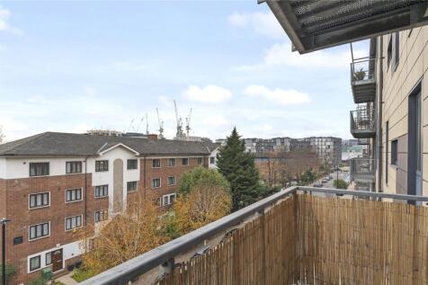 EXCELLENT TWO DOUBLE BEDROOM BALCONY APARTMENT IN A MODERN DEVELOPMENT CLOSE TO KINGS CROSS Modern two bedroom south facing apartment in the Kings Quarter Building, a few minutes' away from Kings Cros