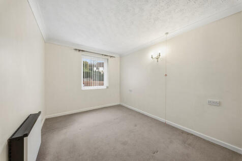 25 Mere Court Rus...