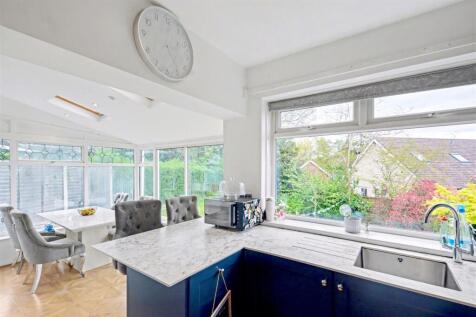 Kitchen_1.jpeg