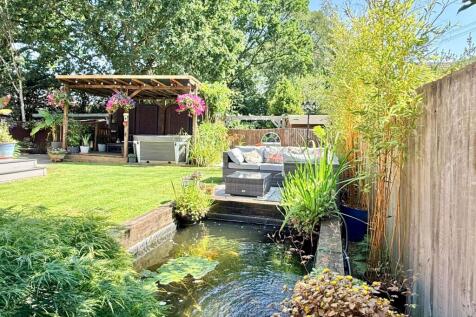 4 bed detached family home