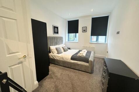 1 Bedroom Flat in WF1 3QA