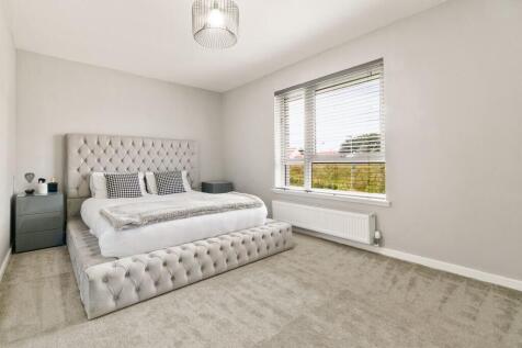 5 bed, 5 bath Detached in Glasgow - Photo 27