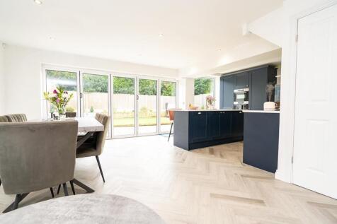lounge to kitchen.jpg