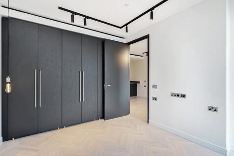 One Corwn Place