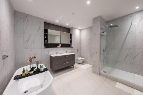 3 bed, 3 bath Apartment in Manchester - Photo 16