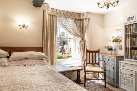 Master Bedroom 2.jpg