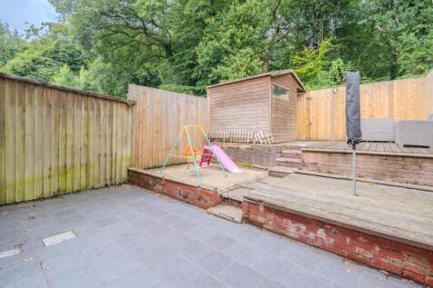 14 Neath Court-12.jpg