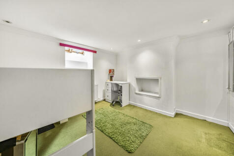 1349753-13-68b9a0...