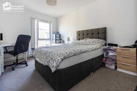 3 bed, 2 bath Apartment in Birmingham - Photo 6