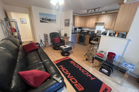 Swan Lane, Stoke, Coventry, CV2 4GE