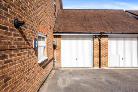 Garage/Driveway