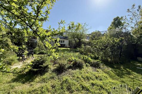Rear Garden: