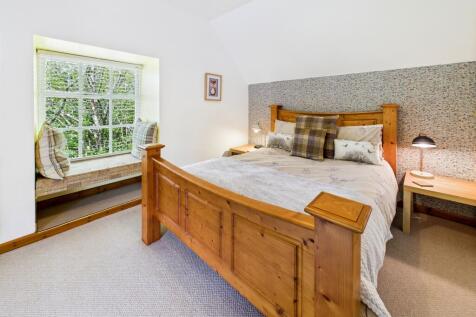 CAM03481G0-PR0098-STILL039