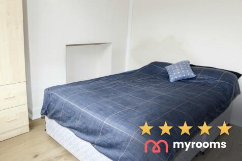Room Available in Central Pimlico next to the tube station!