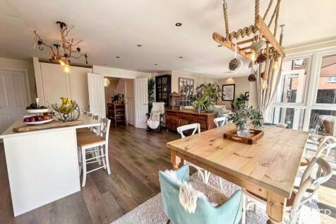 Kitchen / Diner / Snug