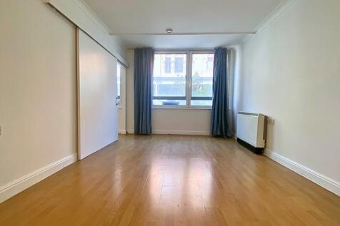 An UNFURNISHED one double bedroom apartment in the centre of the Northern Quarter located at 24 Oldham Street. An unique and small development consisting of only 12 apartments. This 1st floor apartmen