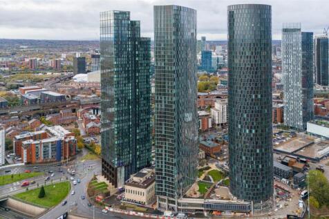 This exceptional one-bedroom apartment is located within the iconic Three60 development on New Jackson Street, one of Manchester’s most prestigious residential addresses, perfectly positioned just mom
