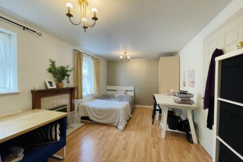 5 Bedroom House in BS16 1WR