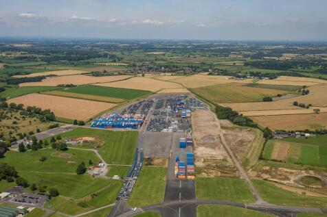 Light Industrial to rent in scarthingwell