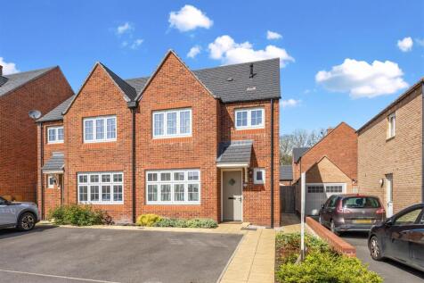 24 Bidwell Road, Banbury-2.jpg