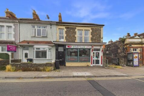 Coming to the market for rent is this well proportioned one bed First floor flat. Accomodation comprising lounge, kitchen with built in oven/hob, modern bathroom and double bedroom. Further benefits i