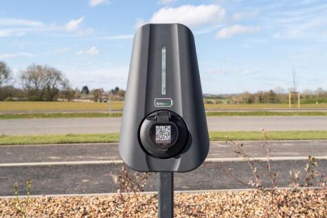 EV Charger P4