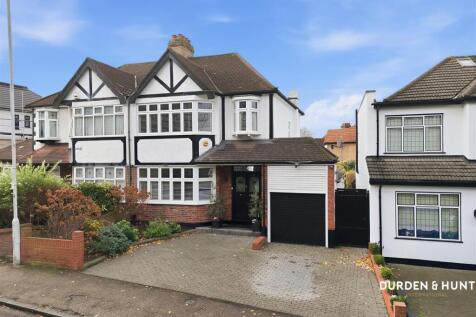 Roding Lane North