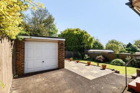 Garage & Parking