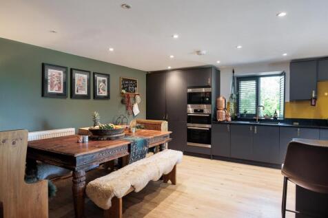 Kitchen Dining Area
