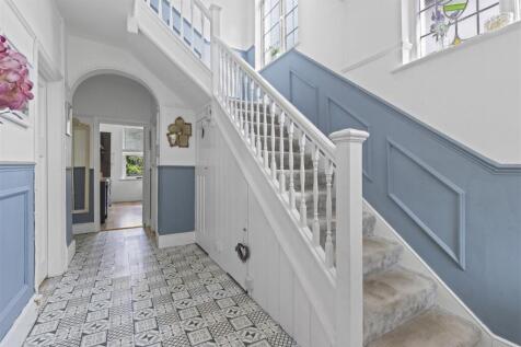 entrance hall #3.jpg