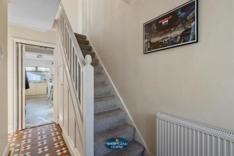 6 Crossway Rd (17 of 22).jpg